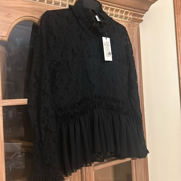 Black Lace Myla Top - Picture 7 of 12